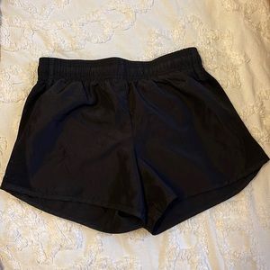 Athletic black shorts size 7/8 in girls